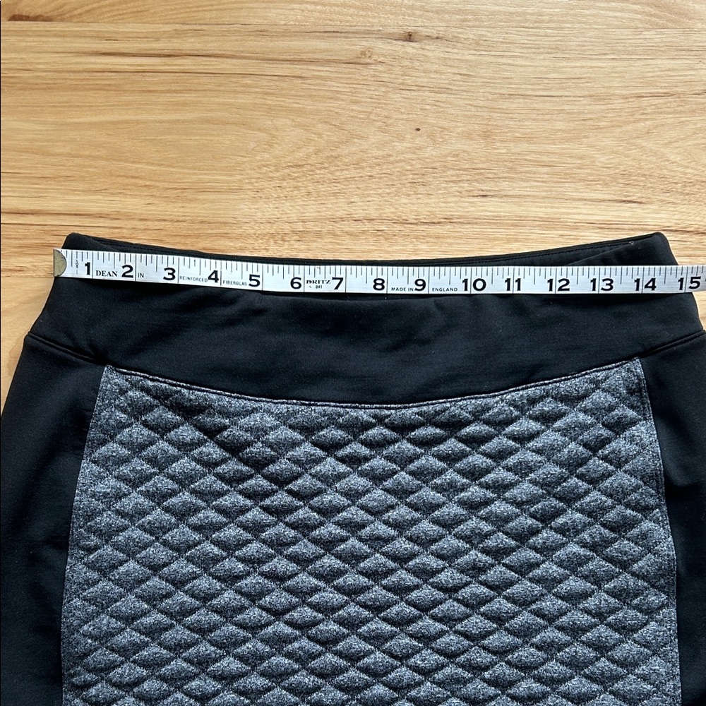 Smartwool Quilted Gray & Black Women’s Skirt - Picture 3 of 6